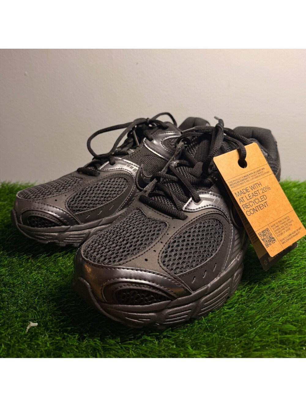 Nike V5 RNR Men Sneaker US Size 9.5 New Black New w/o Box